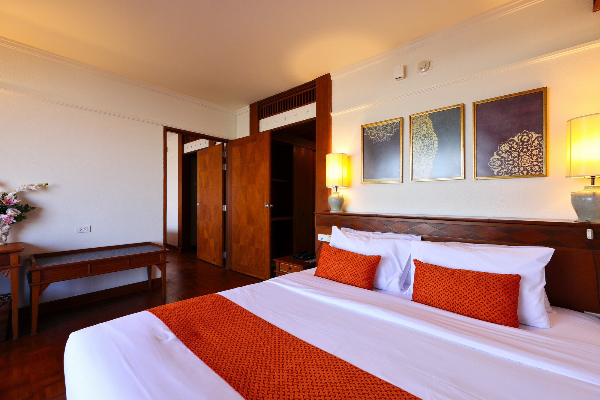 Classic Room (Connecting)
